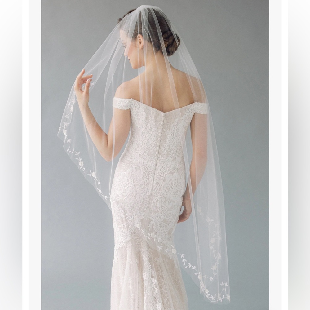 Toni Federici Gingerly Wedding Veil - Waltz Length - MINT CONDITION